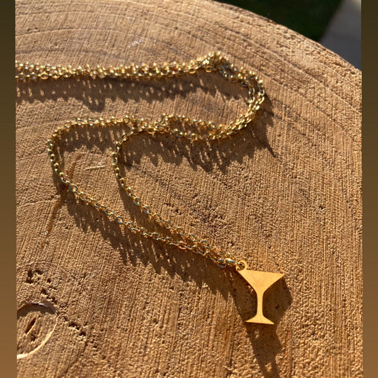 collana in acciaio color oro con ciondolo a forma di bicchiere da cocktail