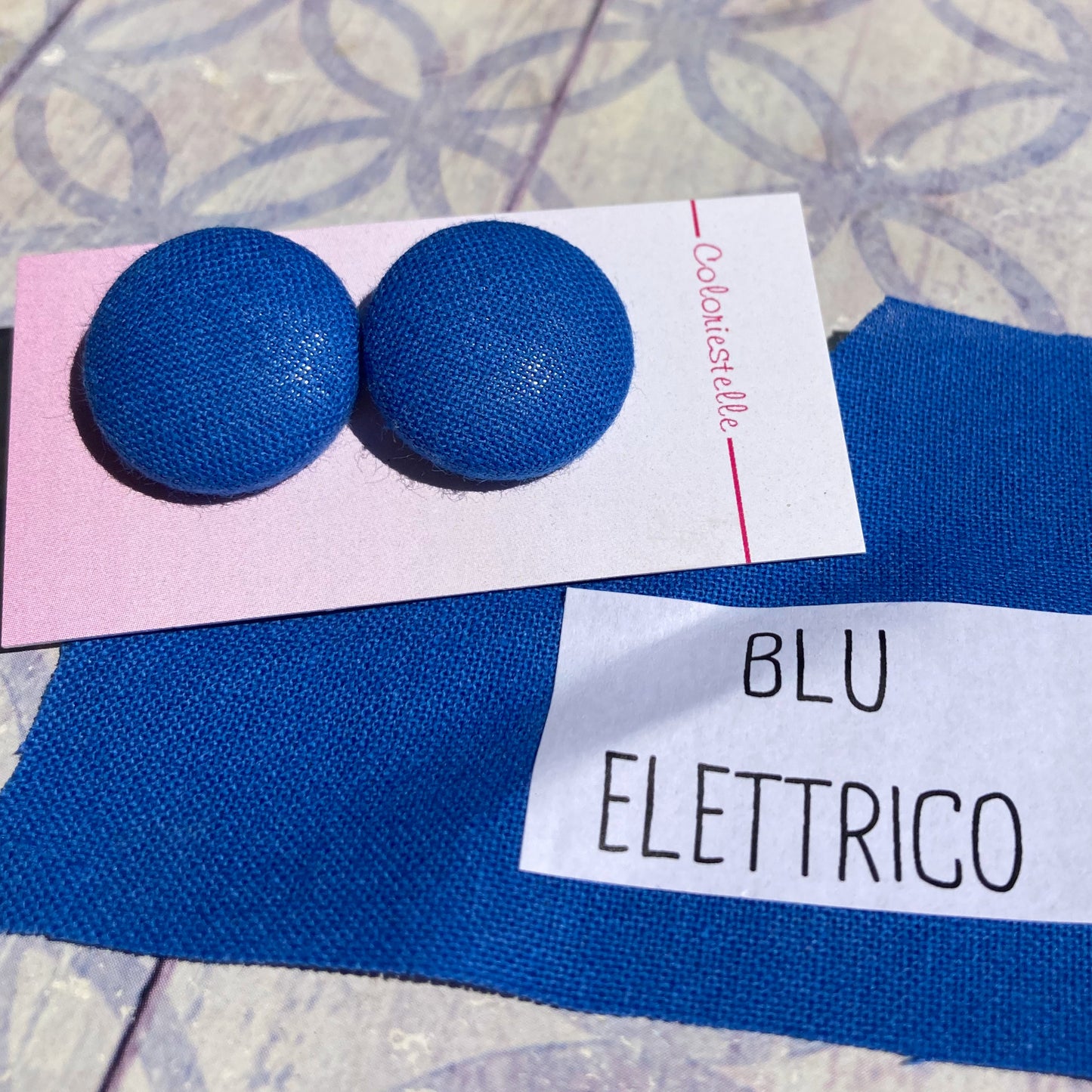 Orecchini a bottone Blu Elettrico pantone